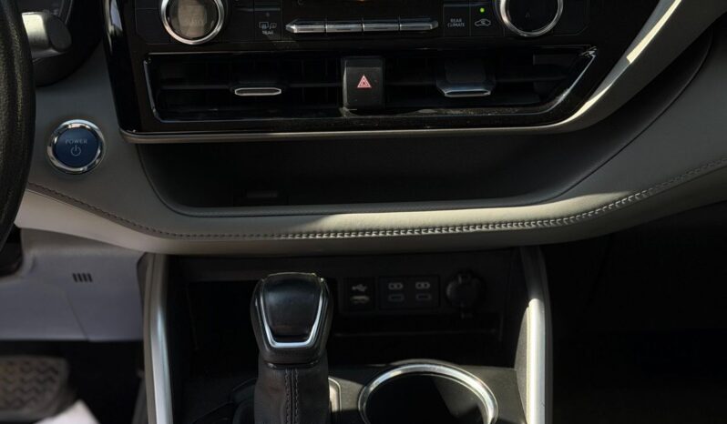 
								Toyota Grand Highlander LE 2022 full									