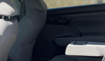 
									Toyota Grand Highlander LE 2022 full								