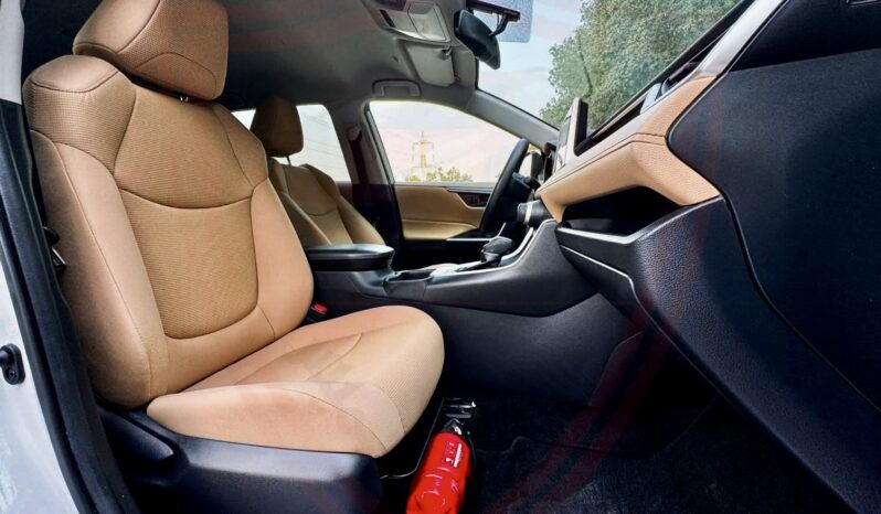 
								Toyota RAV 4 LE 2023 full									