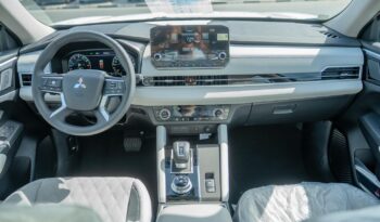 
									Mitsubishi Outlander 2025 full								