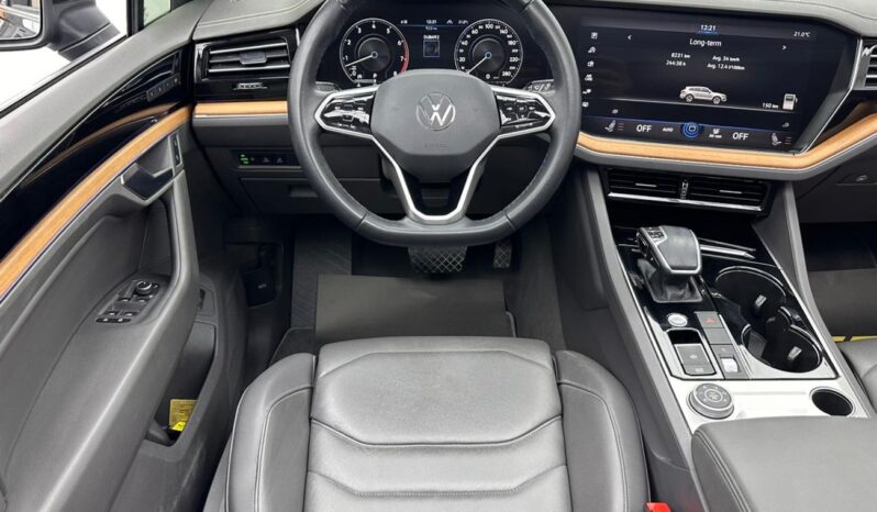 
								Volkswagen Touareg 2022 full									