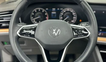 
									Volkswagen Touareg 2022 full								