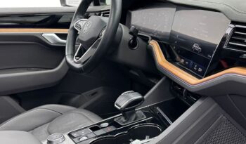 
									Volkswagen Touareg 2022 full								