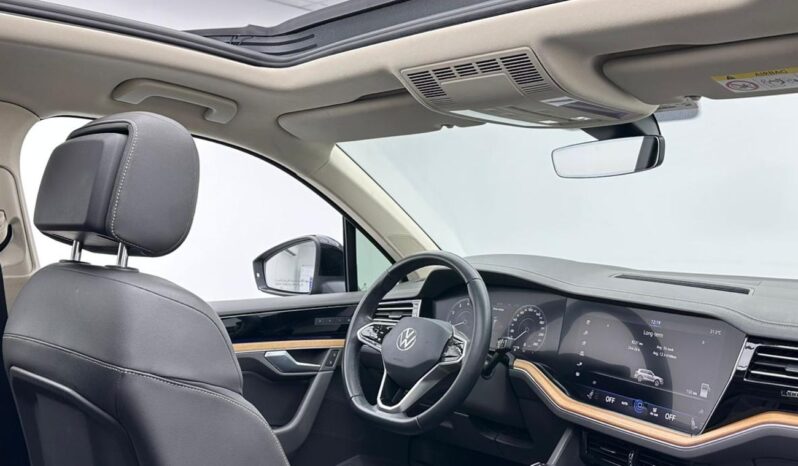 
								Volkswagen Touareg 2022 full									