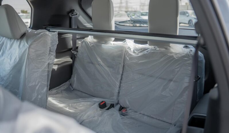 
								Mitsubishi Outlander 2025 full									